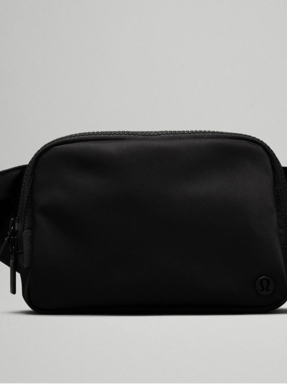 NWT lululemon athletica Black Belt Bag, 2 liter